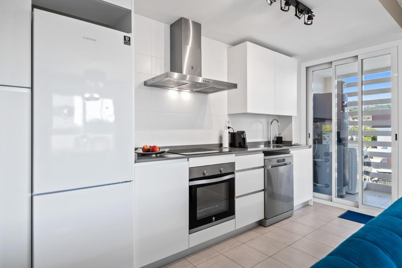 Luxury New Apartment City Center Estepona - Private Parking Экстерьер фото