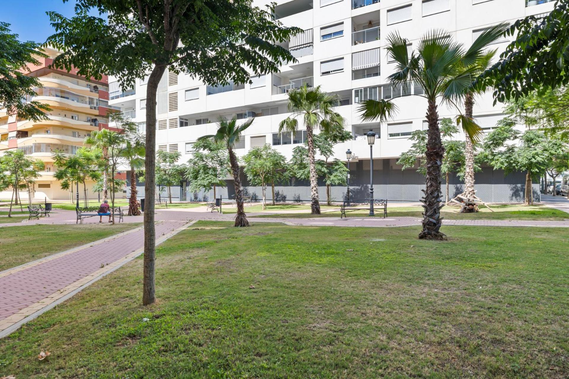Luxury New Apartment City Center Estepona - Private Parking Экстерьер фото